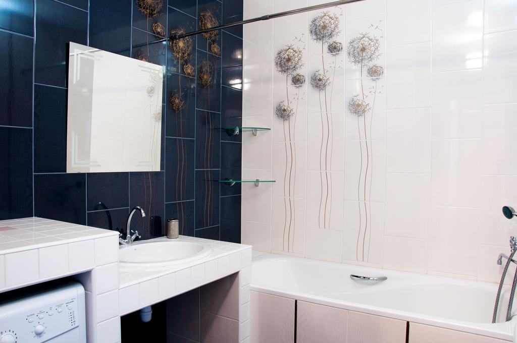 Apartment On Bogatyrskaya 6A Киев Екстериор снимка